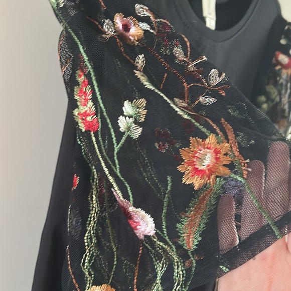 Joie NWT Black Embroidered Floral Mesh Sleeve Top Plus Size 1X or 3X - Picture 6 of 11
